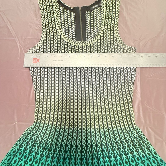 NIC+ZOE Green and Gray Ombre Sleeveless Peplum Tank Top Size Medium MSRP $148 - Picture 4 of 7
